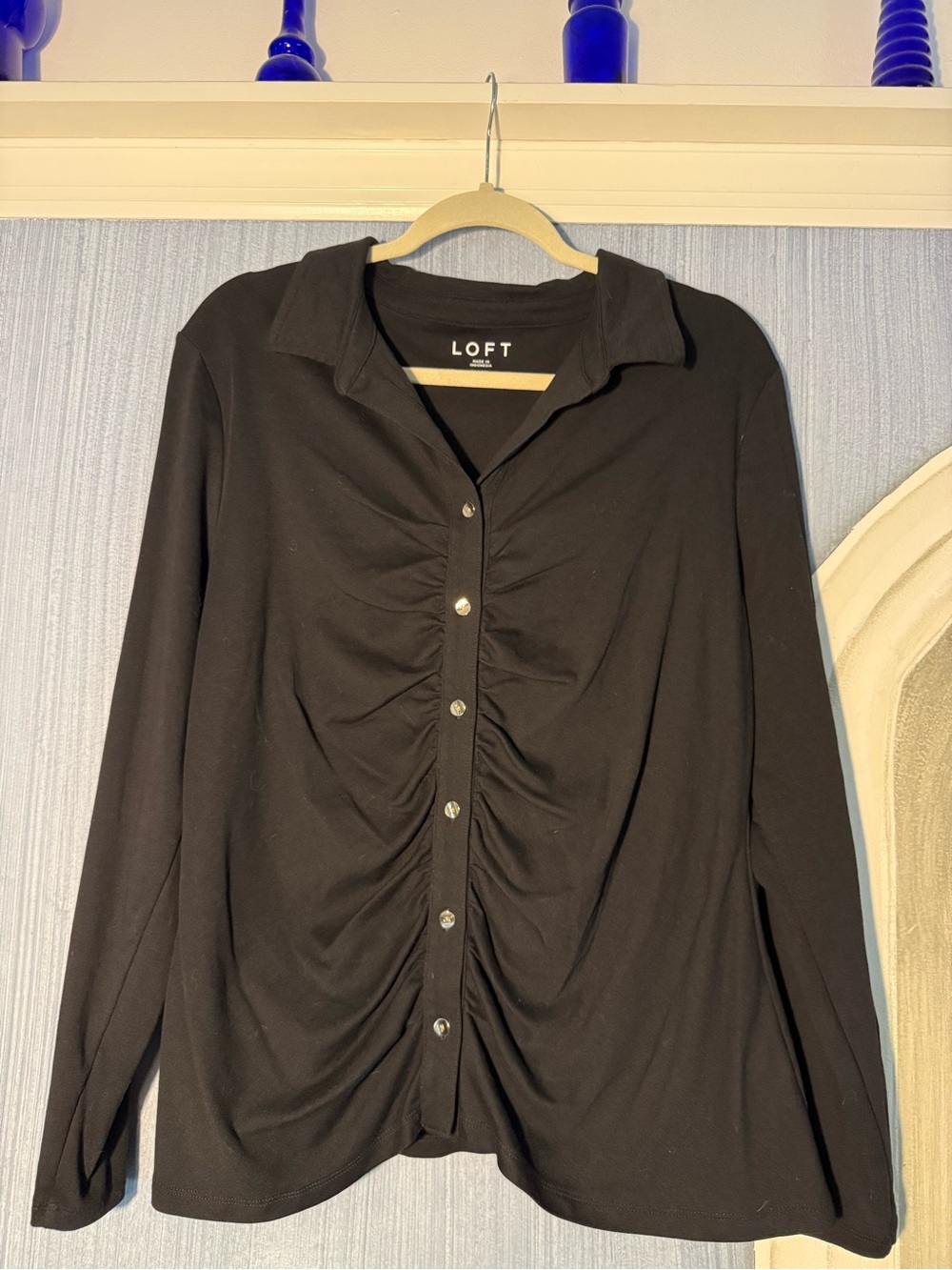 LOFT Ruched Shirt Ruched Button Front Blouse in Black XXL